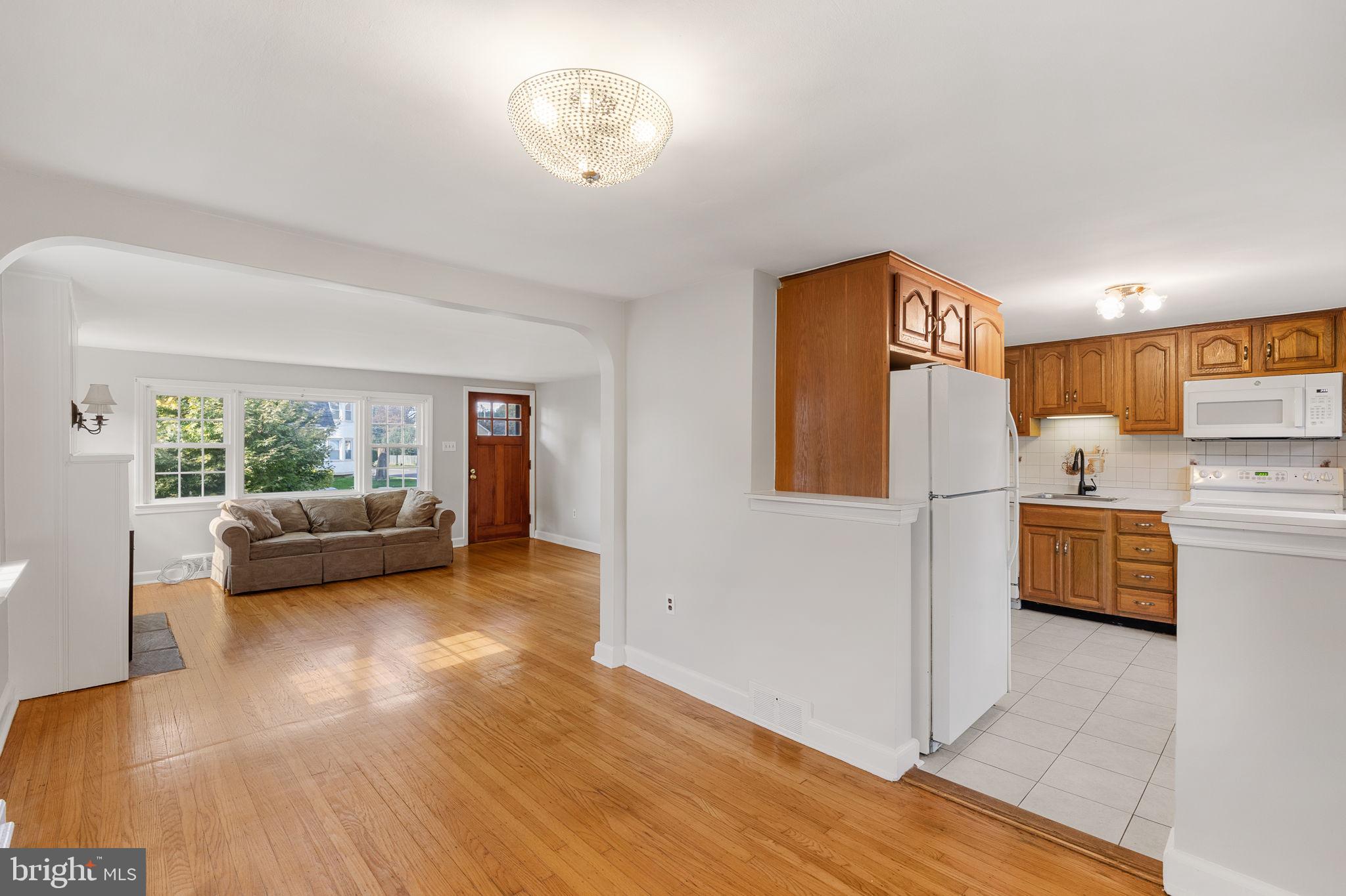223 Cameron Road Willow Grove, PA 19090 - Photo 9 of 43 Gallery Image 9
