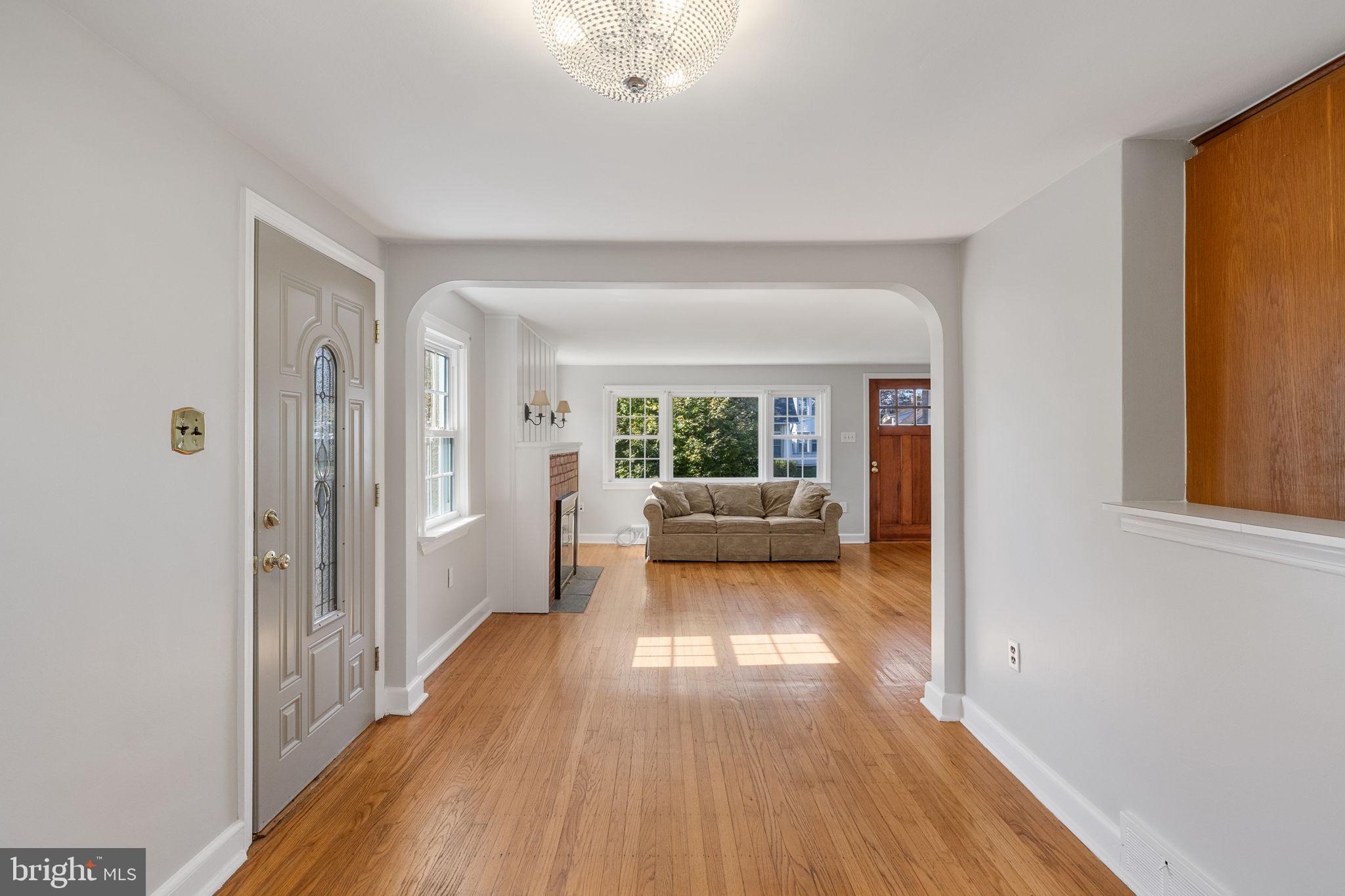 223 Cameron Road Willow Grove, PA 19090 - Photo 10 of 43 Gallery Image 10