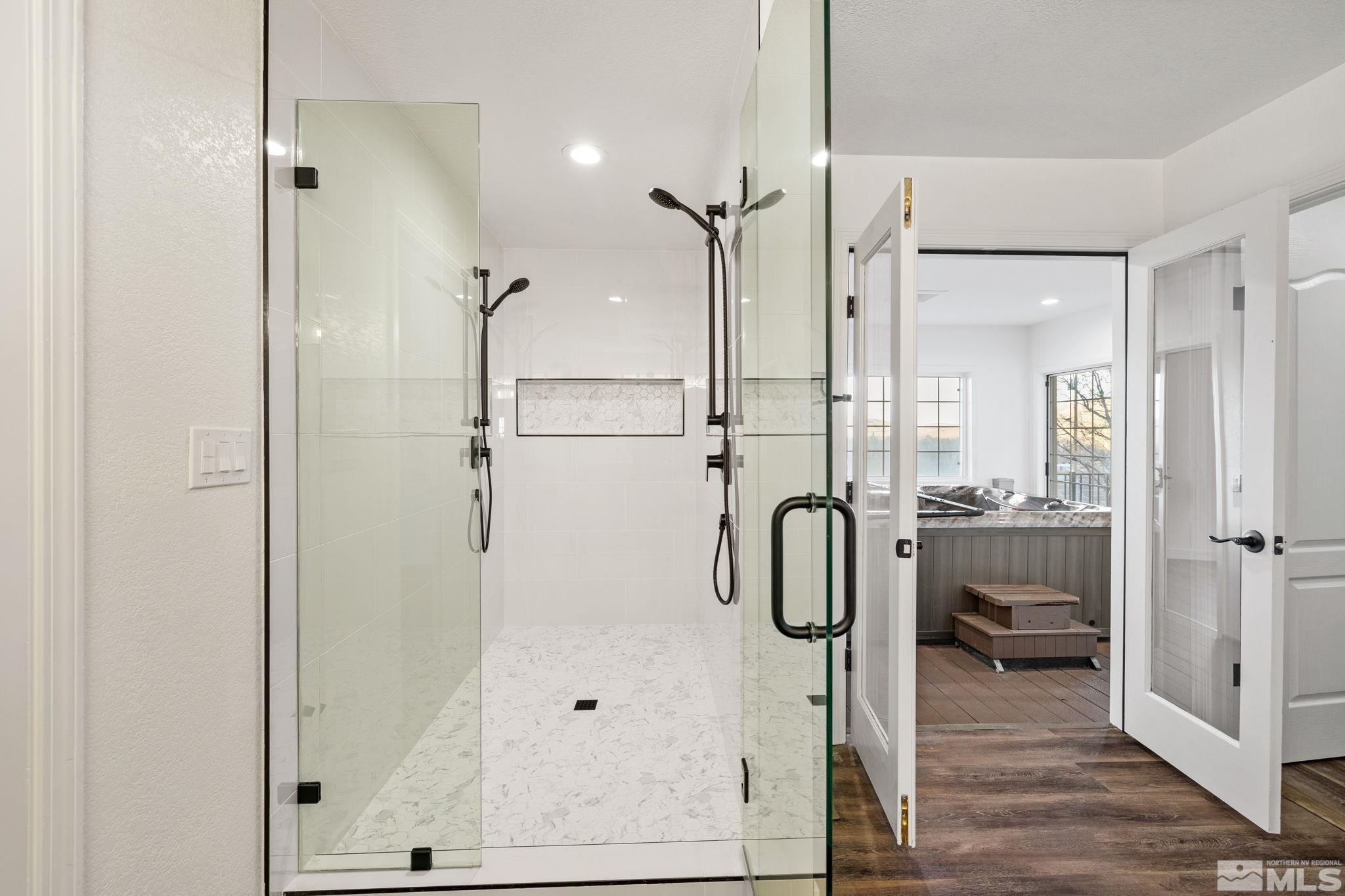 175 Del Mesa Circle Reno, NV 89521 - Photo 20 of 35 a bathroom with a shower