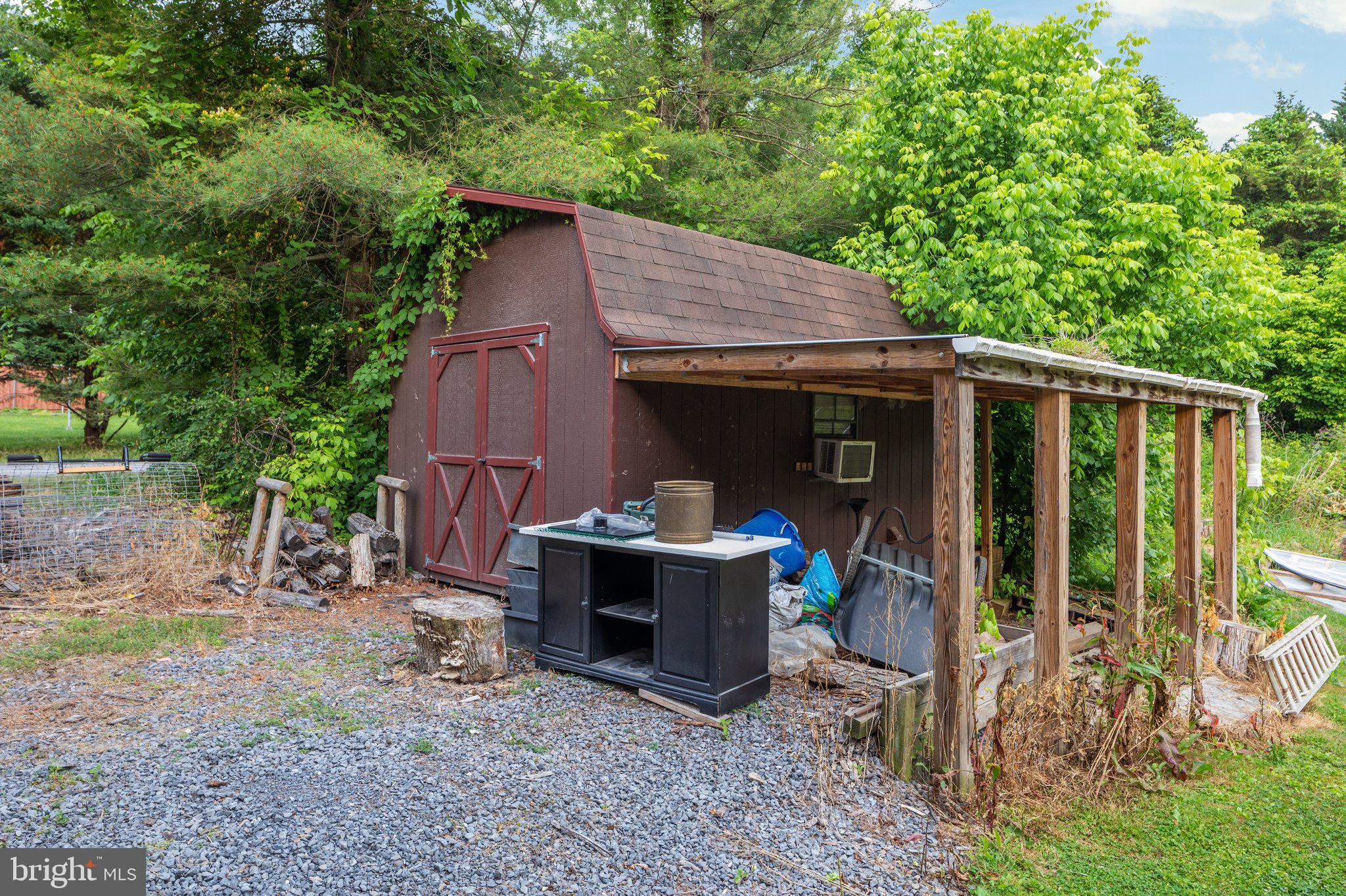 2140 Deer Rapids Road Strasburg, VA 22657 - Photo 28 of 39 Shed