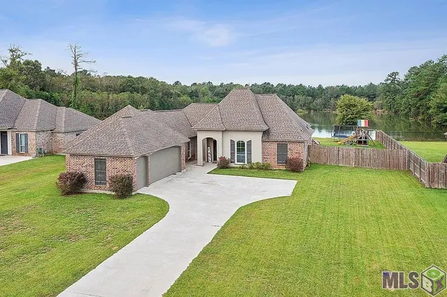 $405,000 | 27675 Lakeview Drive, Walker, LA 70785