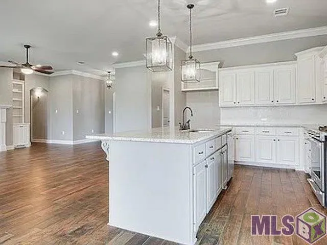 $405,000 | 27675 Lakeview Drive, Walker, LA 70785