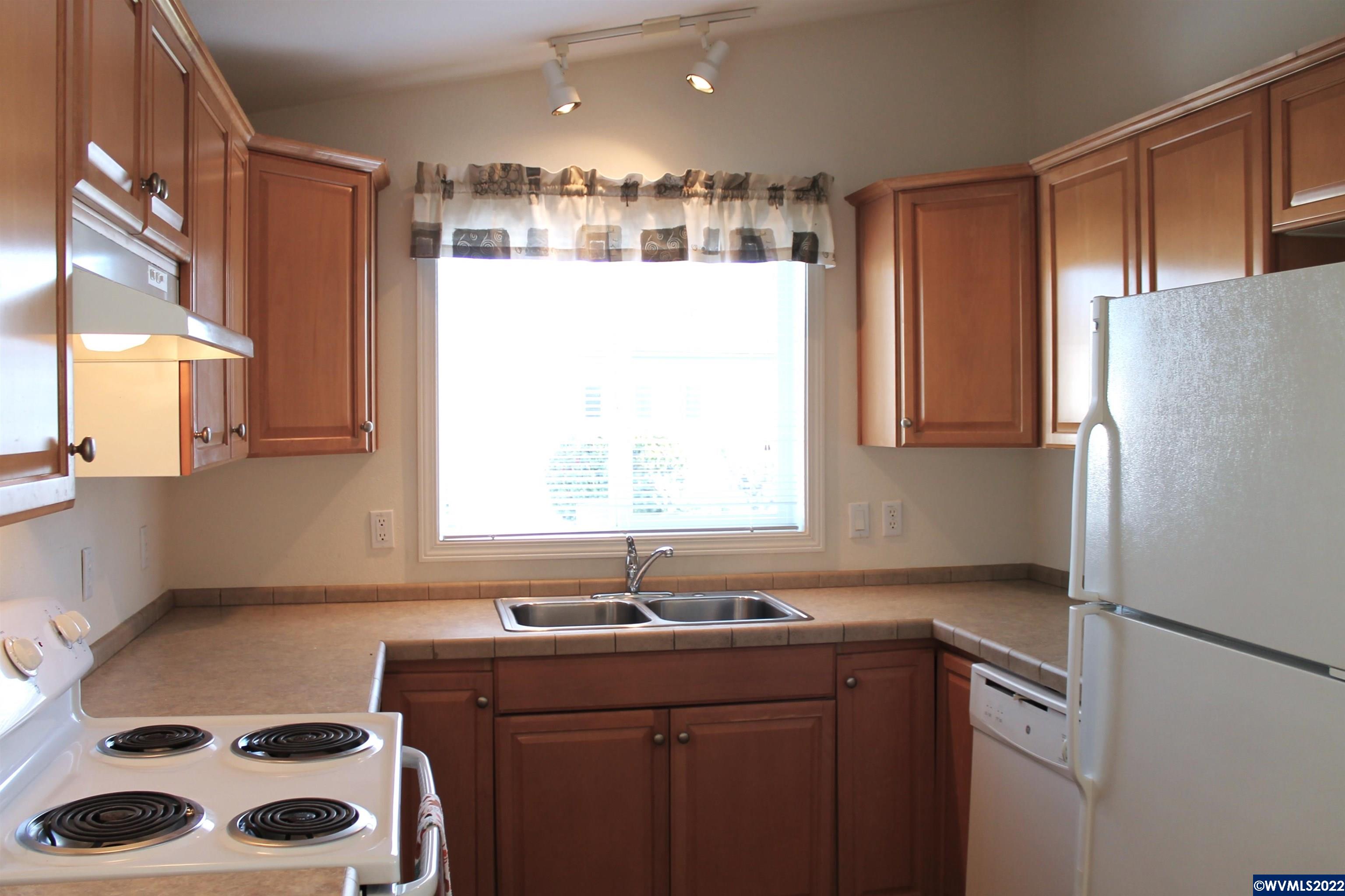 4940 Sunnyside Road Southeast, Unit E4 Salem, OR 97302 - Photo 8 of 22