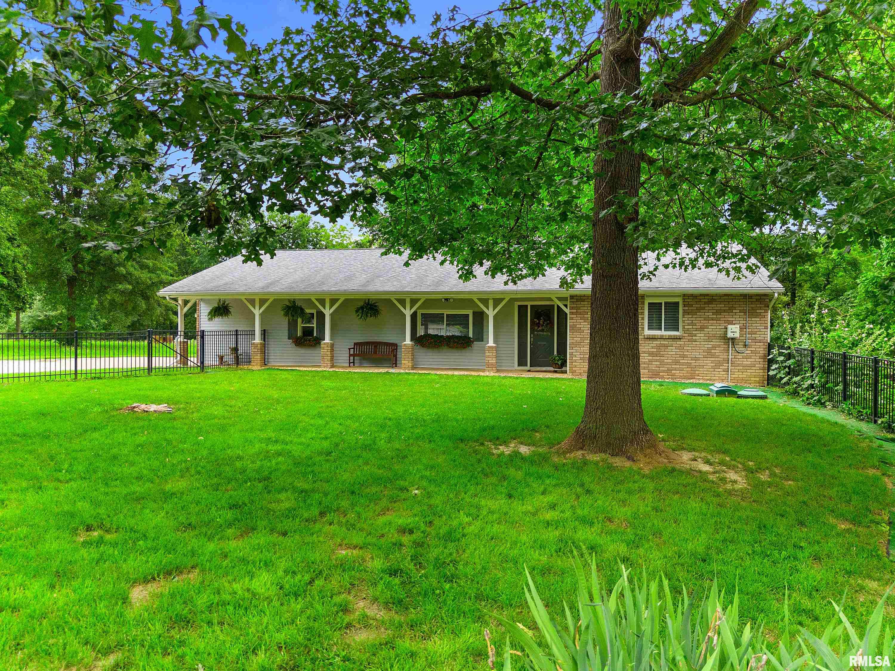7010 Vista Corte Delavan, IL 61734 - Photo 1 of 54