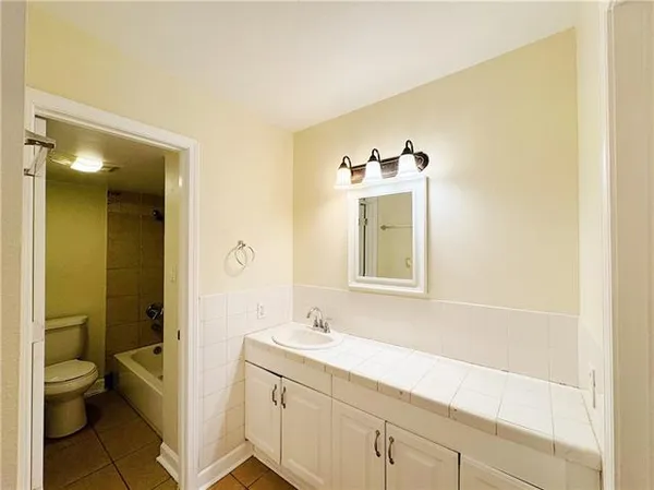 $1,450 | 6200 Riverside Drive, Unit 415, Metairie, LA 70003