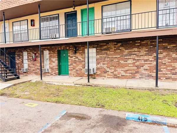 $1,450 | 6200 Riverside Drive, Unit 415, Metairie, LA 70003