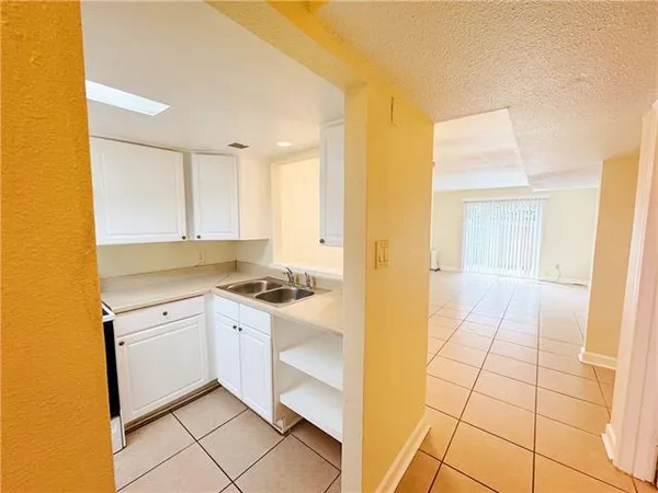 $1,450 | 6200 Riverside Drive, Unit 415, Metairie, LA 70003