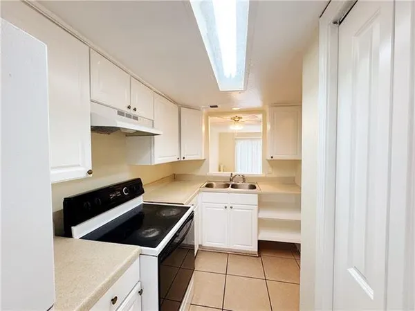 $1,450 | 6200 Riverside Drive, Unit 415, Metairie, LA 70003