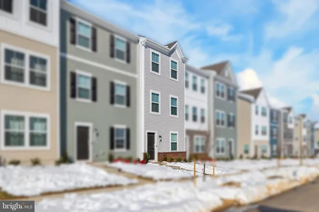 $1,900 | 63 Rolling Branch Drive, Ranson, WV 25438