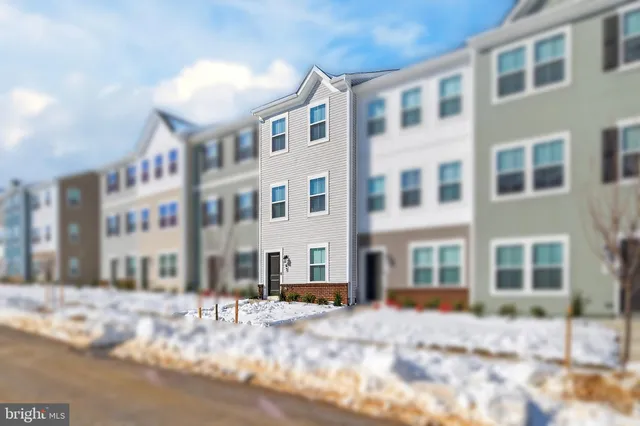 $1,900 | 63 Rolling Branch Drive, Ranson, WV 25438