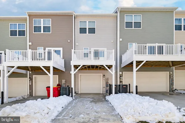 $1,900 | 63 Rolling Branch Drive, Ranson, WV 25438