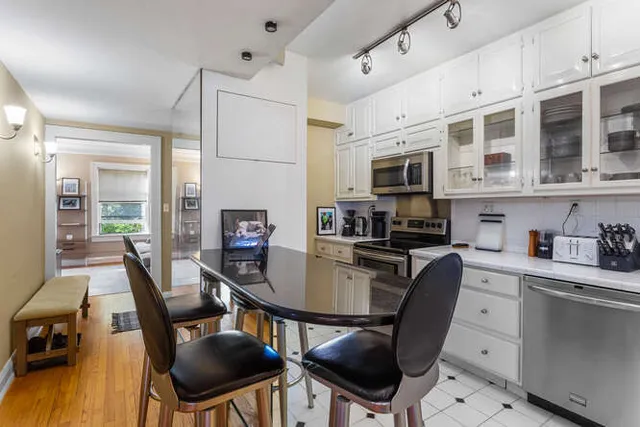 $165,000 | 808 West Park Avenue, Unit 8, Champaign, IL 61820