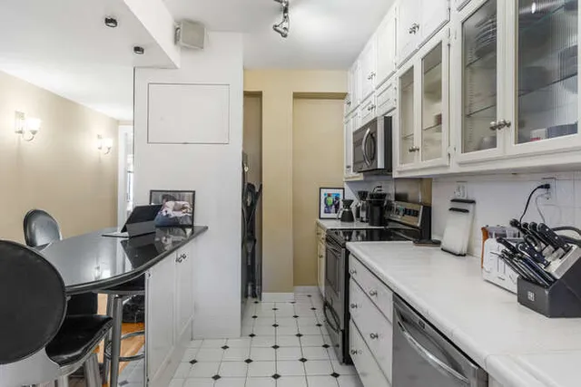 $165,000 | 808 West Park Avenue, Unit 8, Champaign, IL 61820