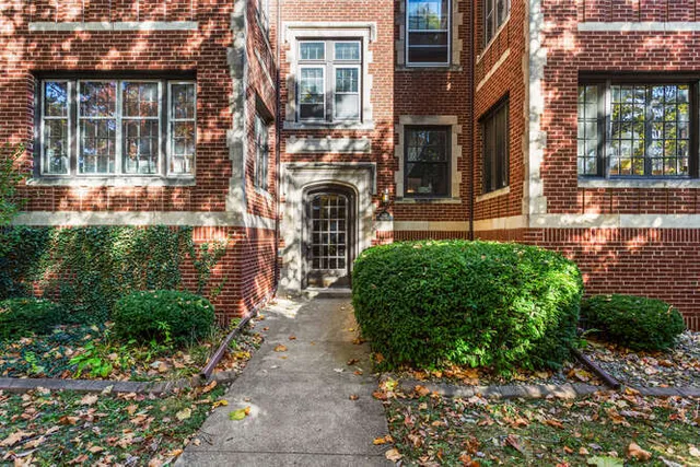 $165,000 | 808 West Park Avenue, Unit 8, Champaign, IL 61820