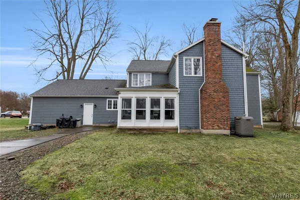 $699,900 | 70 Wynngate Lane, Amherst, NY 14221