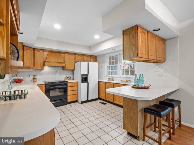 $590,000 | 11905 Hunters Lane, Rockville, MD 20852
