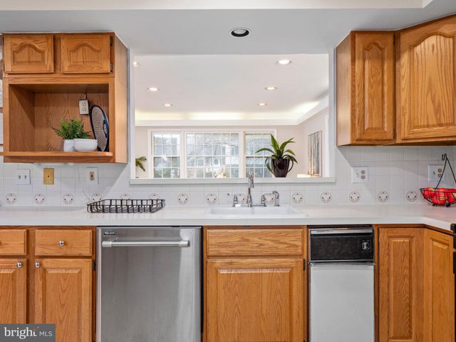 $590,000 | 11905 Hunters Lane, Rockville, MD 20852