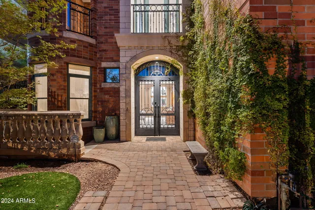 $2,400,000 | 2017 North 1st Avenue, Phoenix, AZ 85004