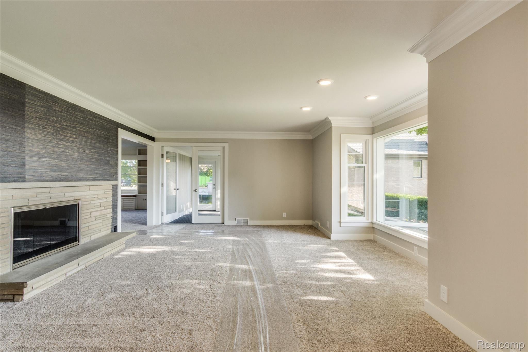 6796 Meadowlake Road Bloomfield Hills, MI 48301 - Photo 19 of 53 Interiors (4 of 52).jpg