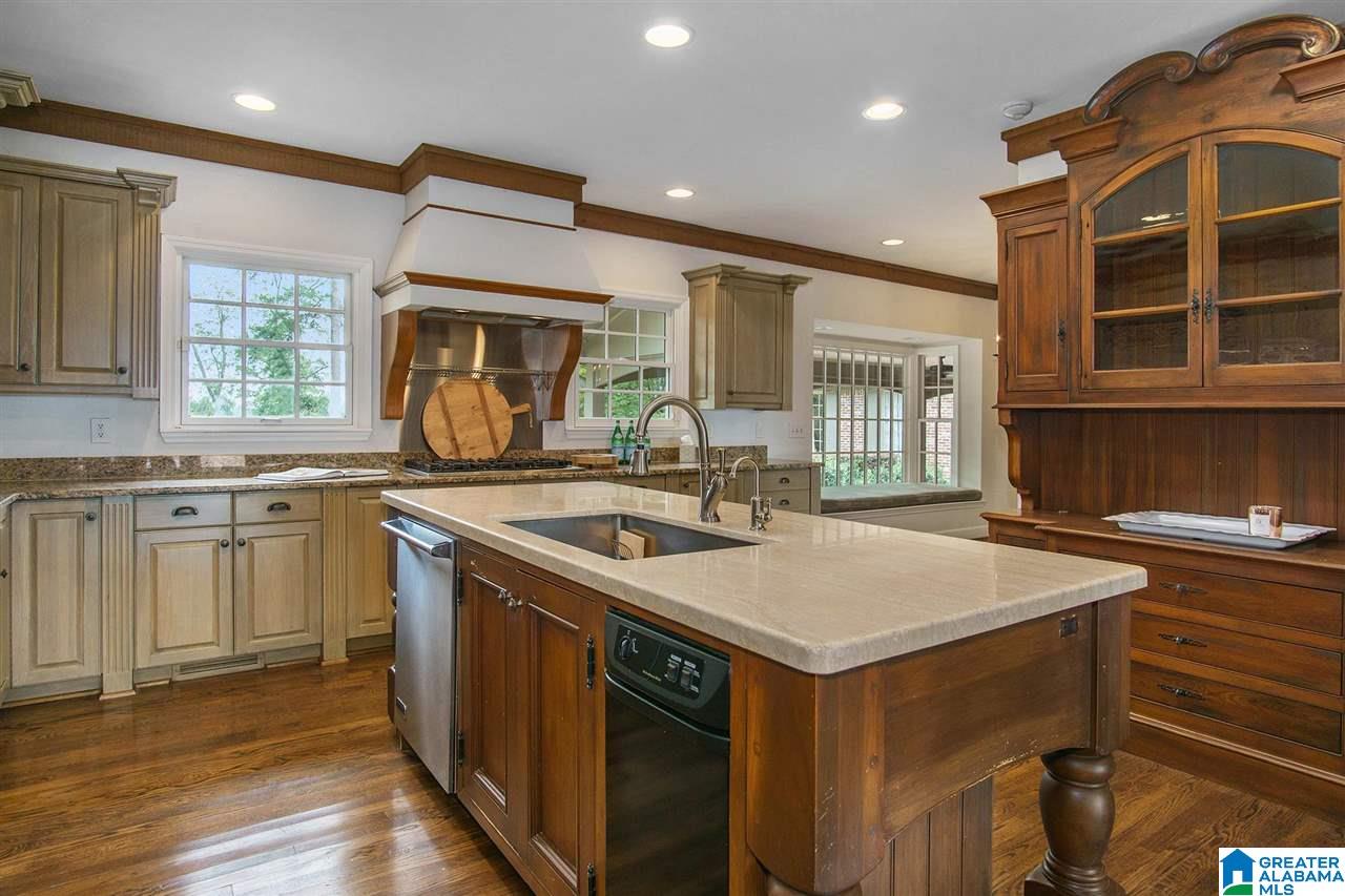 1928 Shades Crest Road Birmingham, AL 35216 - Photo 15 of 49