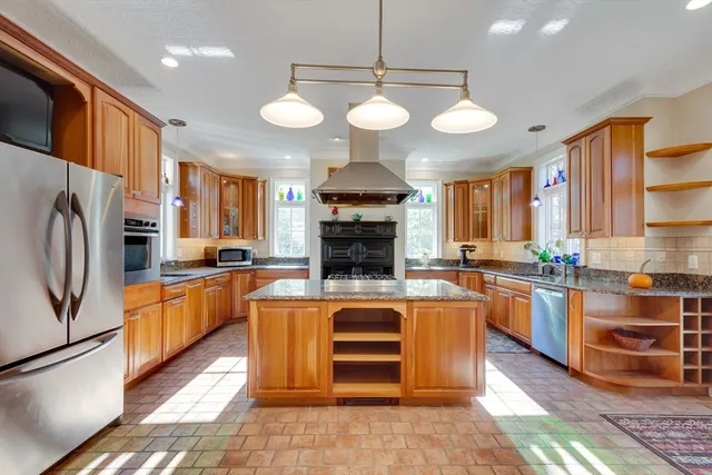 $2,275,000 | 77A Brooks Street, Winchester, MA 01890