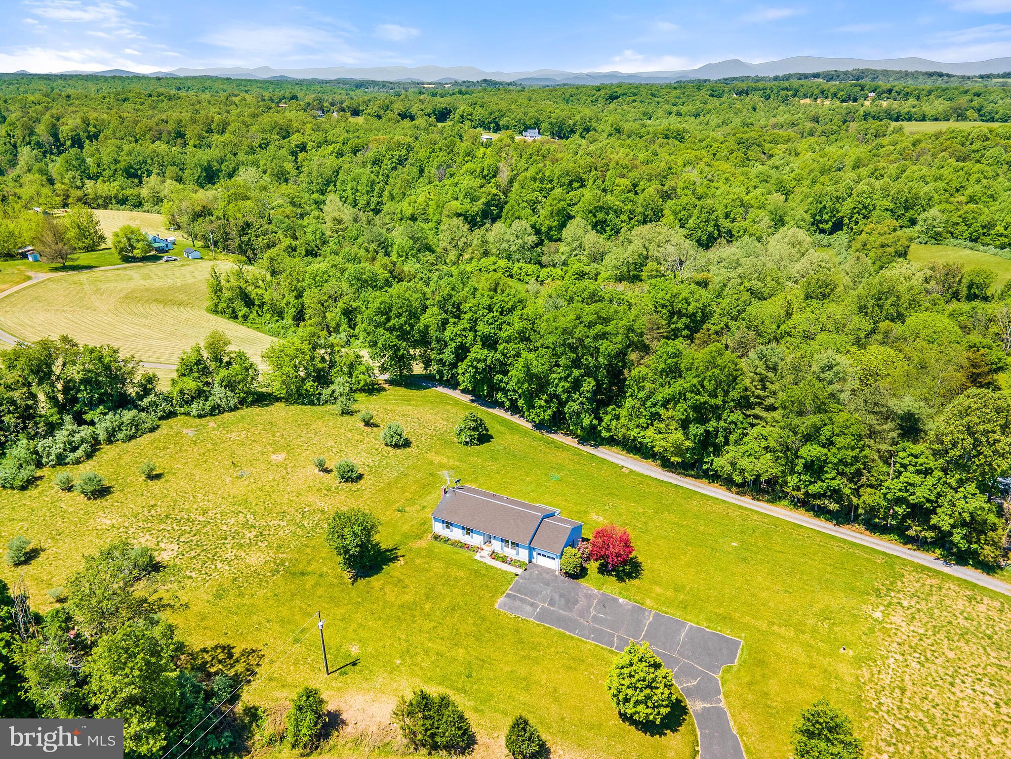 9788 Conde Road Marshall, VA 20115 - Photo 2 of 57