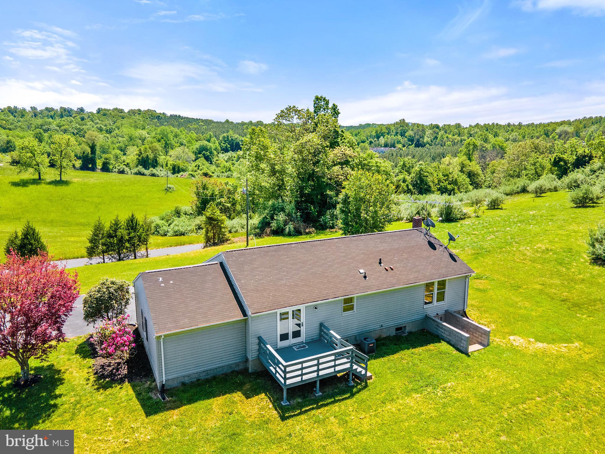 9788 Conde Road Marshall, VA 20115 - Photo 4 of 57