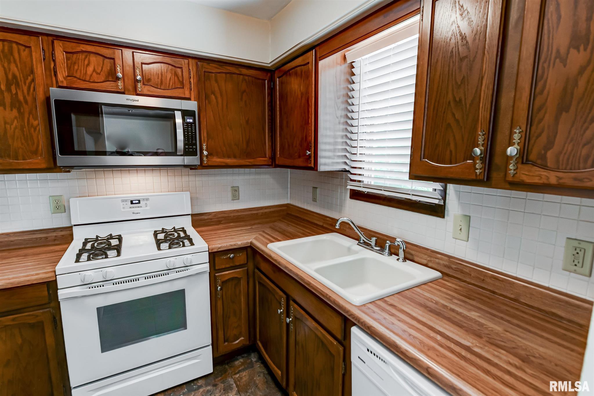 2235 Big Bend Road Taylorville, IL 62568 - Photo 17 of 35 Gallery Image 17