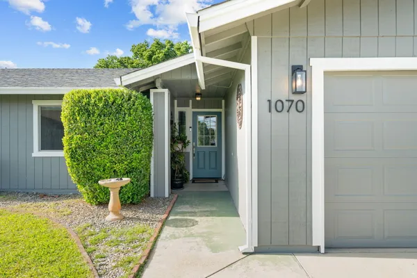 $389,000 | 1070 Dara Court, Redding, CA 96003
