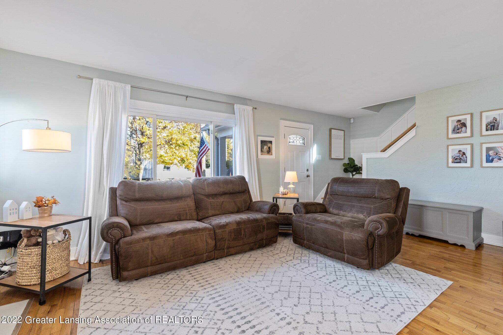 524 Riley Street Lansing, MI 48910 - Photo 2 of 32 14-web-or-mls-524-riley-st