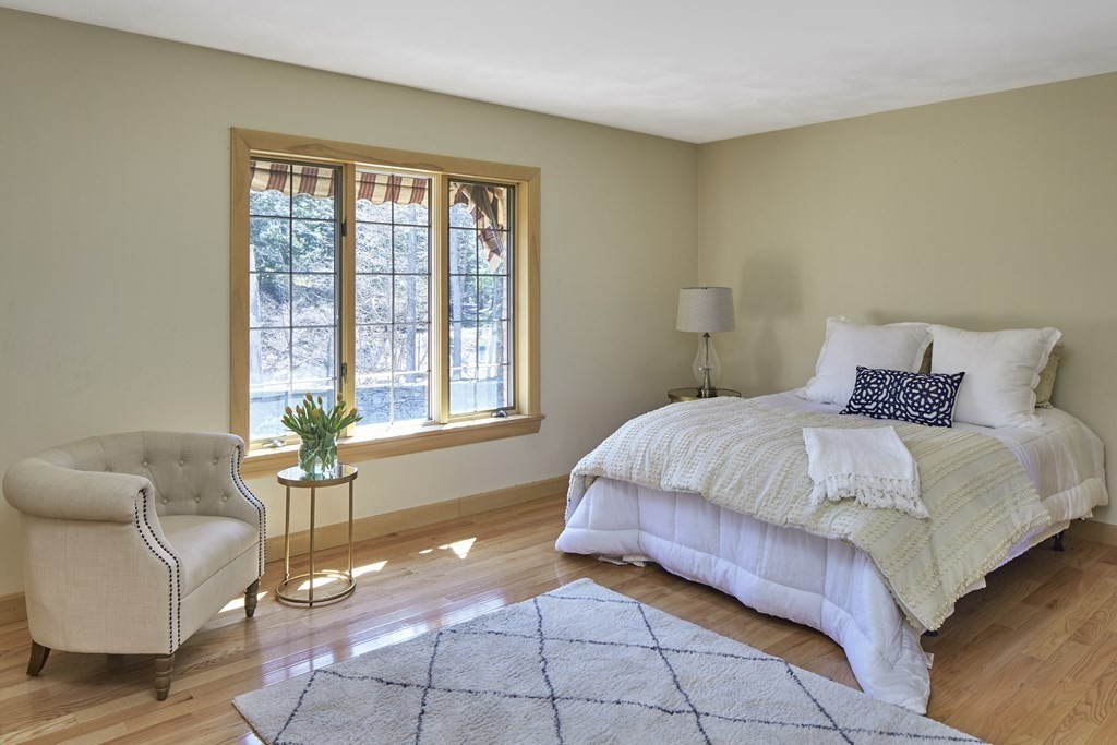 60 Cliff Road Weston, MA 02493 - Photo 13 of 16