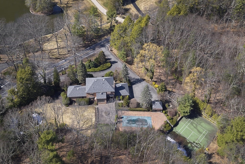 60 Cliff Road Weston, MA 02493 - Photo 3 of 16