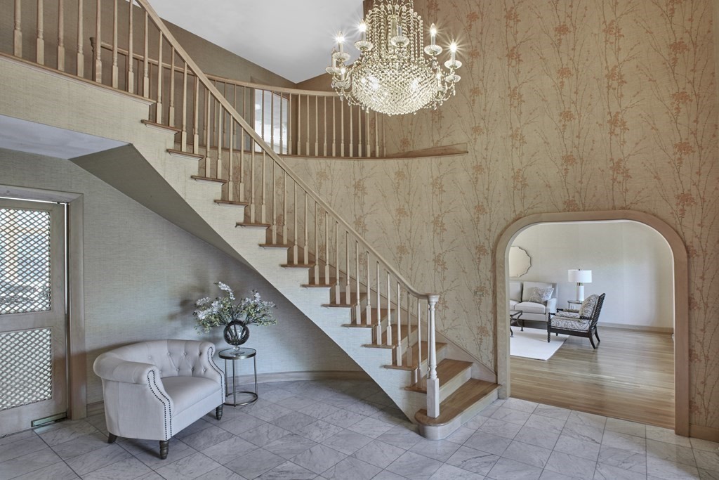 60 Cliff Road Weston, MA 02493 - Photo 4 of 16