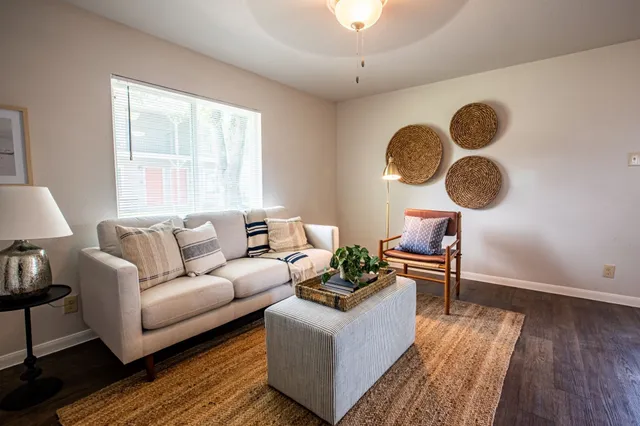 $804 | 2008 Sam Houston Drive, Victoria, TX 77901