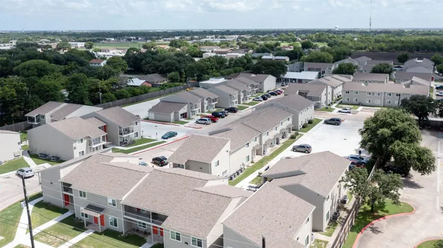 $804 | 2008 Sam Houston Drive, Victoria, TX 77901