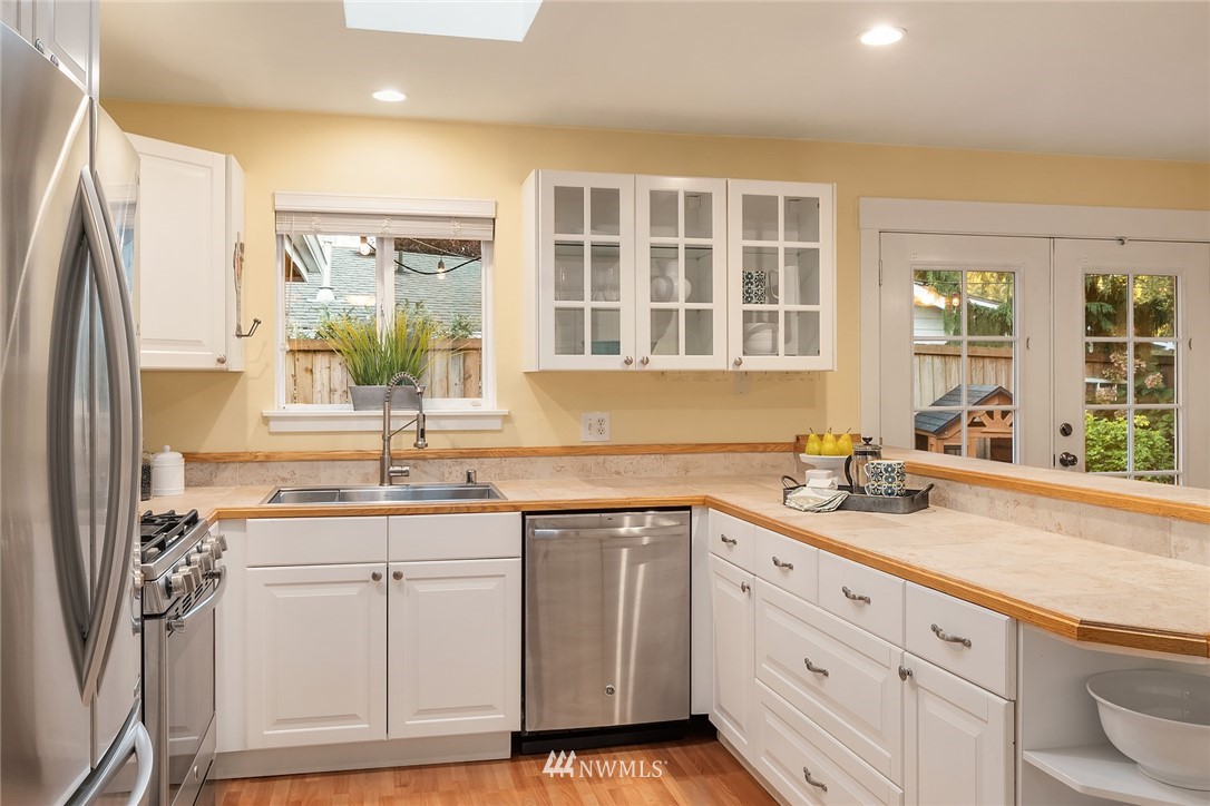 14325 Southeast 136th Street Renton, WA 98059 - Photo 11 of 38 Gallery Image 11
