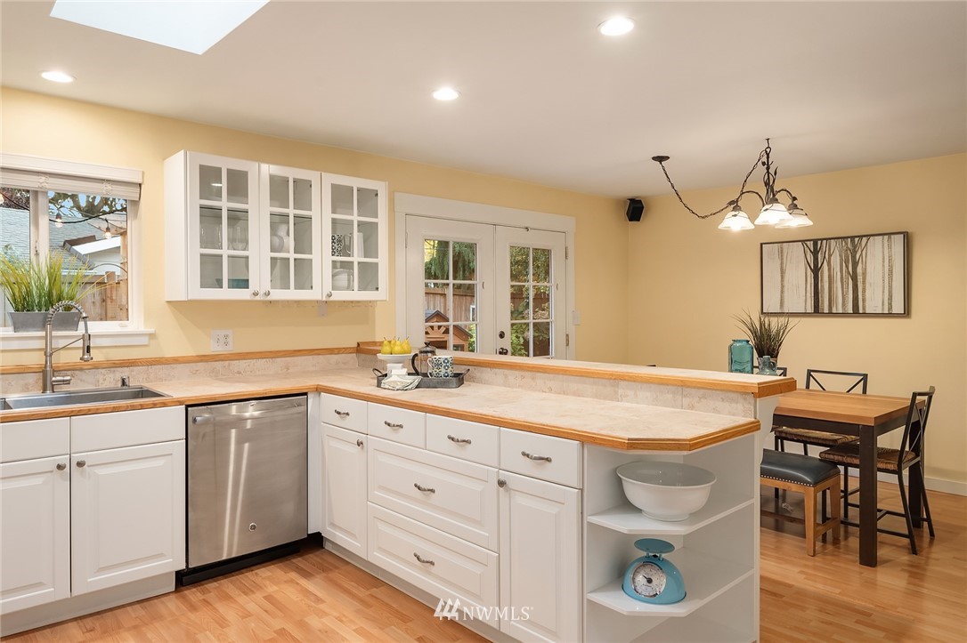 14325 Southeast 136th Street Renton, WA 98059 - Photo 13 of 38 Gallery Image 13