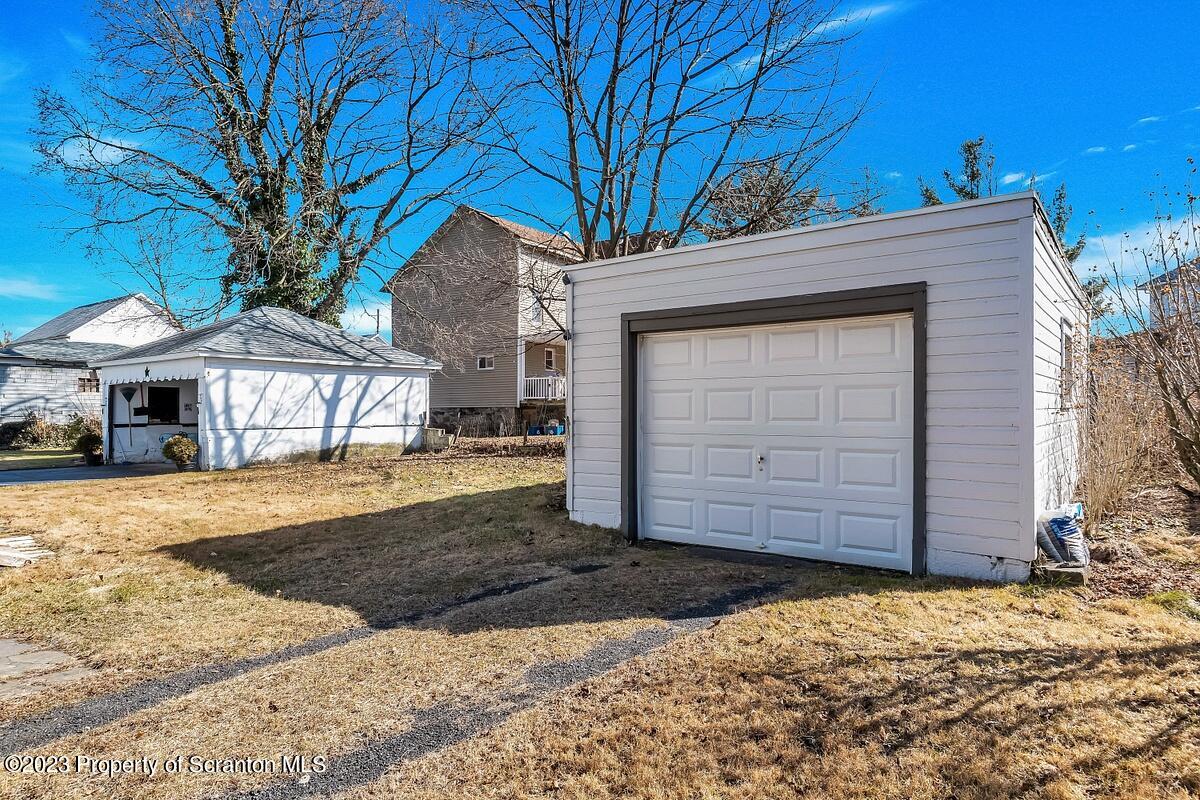 512 Park Street Moosic, PA 18507 - Photo 44 of 50 Garage -1