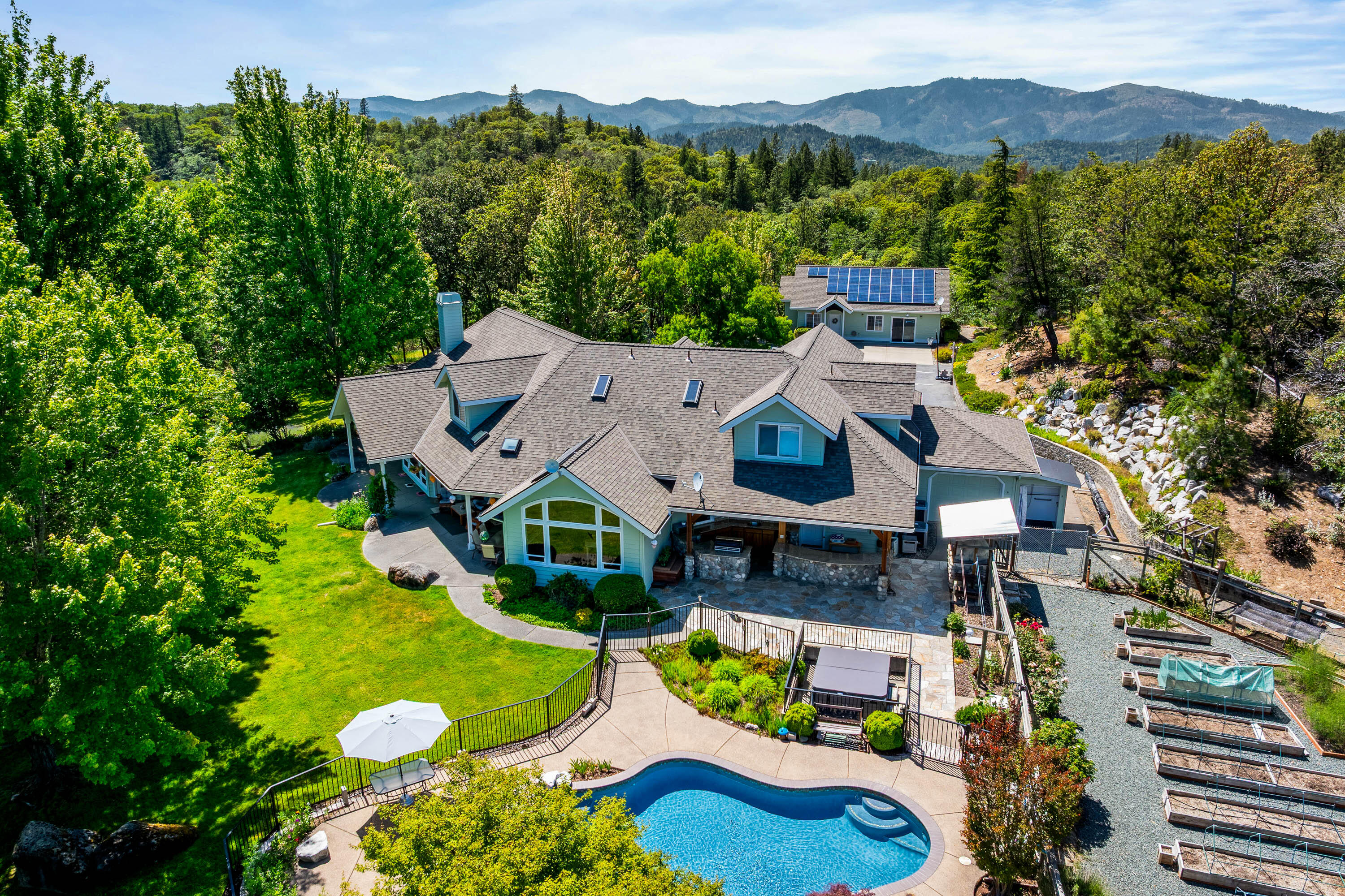 1117 Peco Road Grants Pass, OR 97526 - Photo 52 of 75 DRONE (7 of 10)
