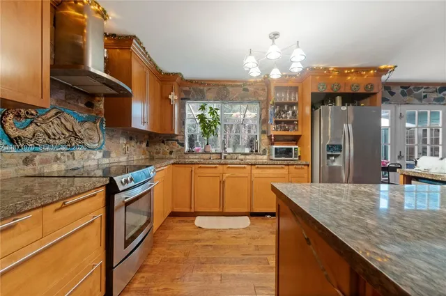 $1,375,000 | 3260 Lakeview Drive, Pompano Beach, FL 33062