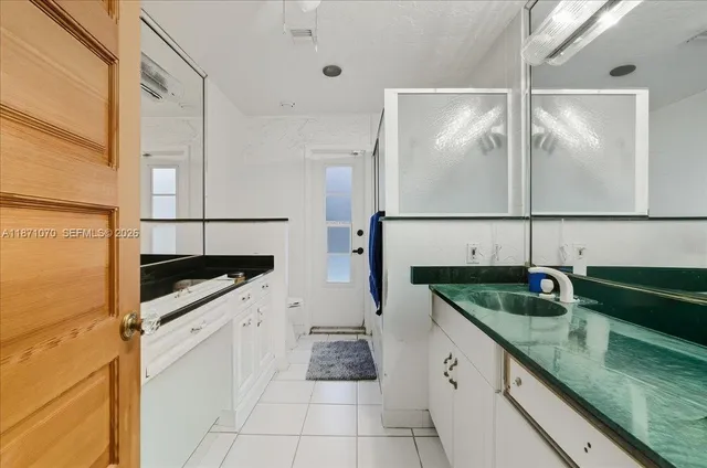 $1,375,000 | 3260 Lakeview Drive, Pompano Beach, FL 33062