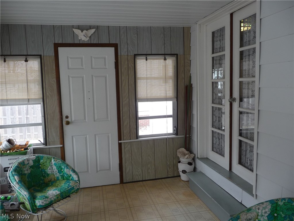 30310 Clarmont Road Willowick, OH 44095 - Photo 5 of 10