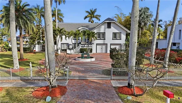 $2,595,000 | 1205 Caloosa Drive, Fort Myers, FL 33901