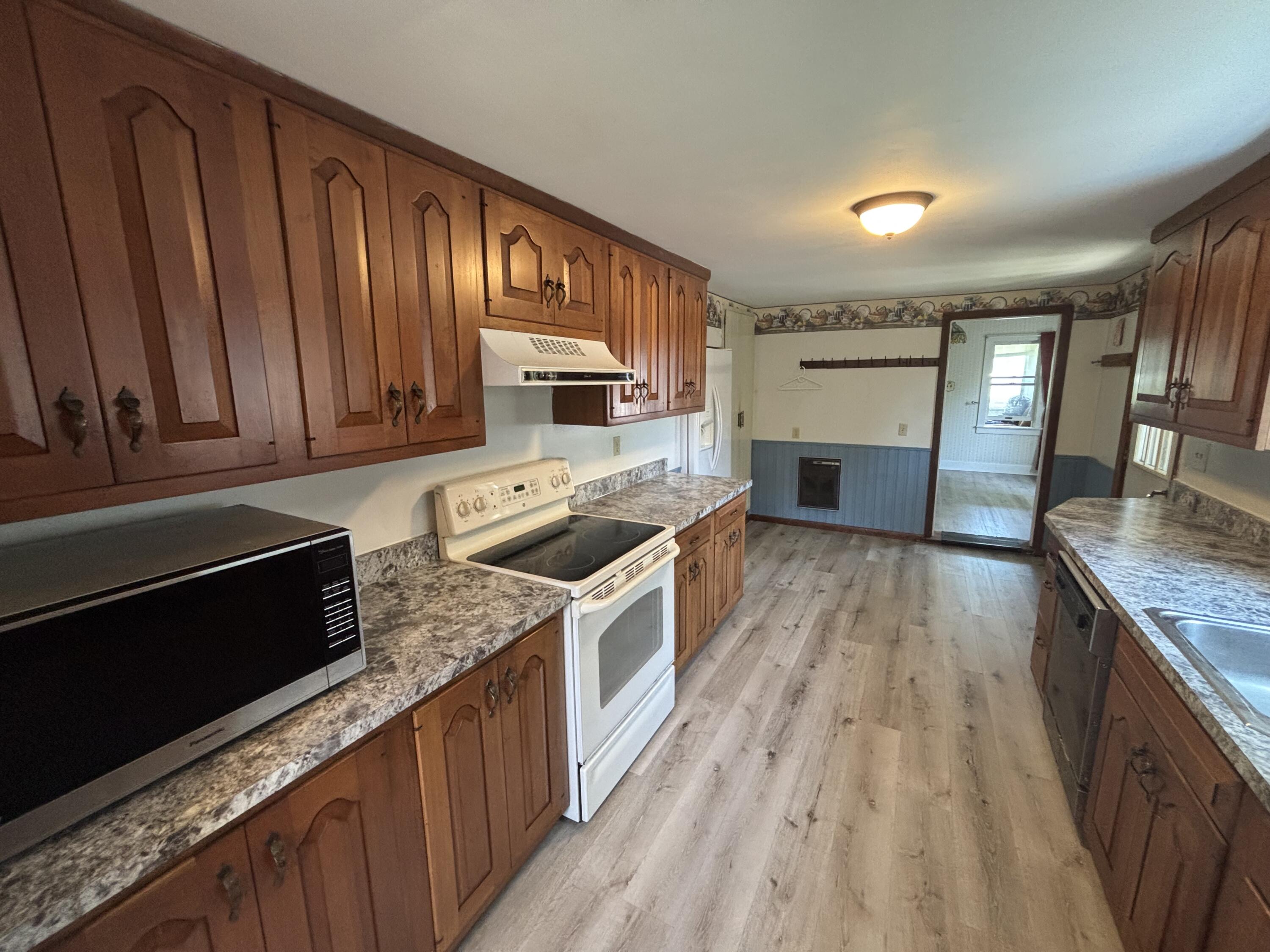 53 Washington Avenue Rouses Point, NY 12979 - Photo 10 of 24