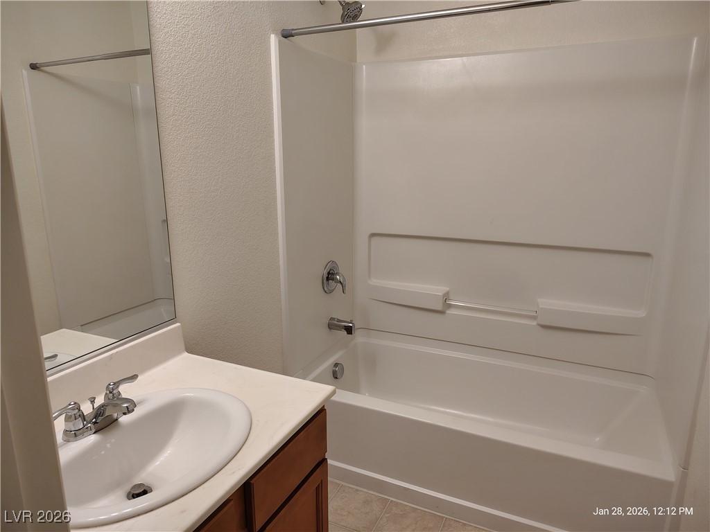 9300 Keystone Ridge Avenue Las Vegas, NV 89148 - Photo 10 of 20 Downstairs Bathroom.