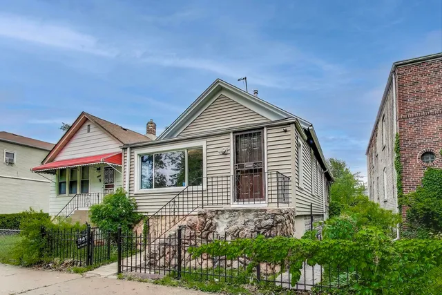 $94,900 | 7649 South Dobson Avenue, Chicago, IL 60619