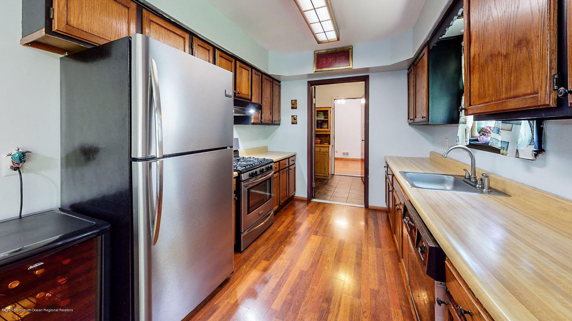 127 Aberdeen Road Aberdeen, NJ 07747 - Photo 23 of 43 Kitchen2