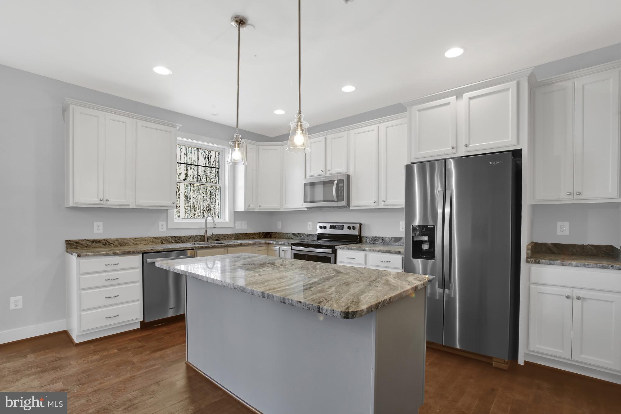 608 Powhatan Beach Road Pasadena, MD 21122 - Photo 4 of 28 Generous sized island