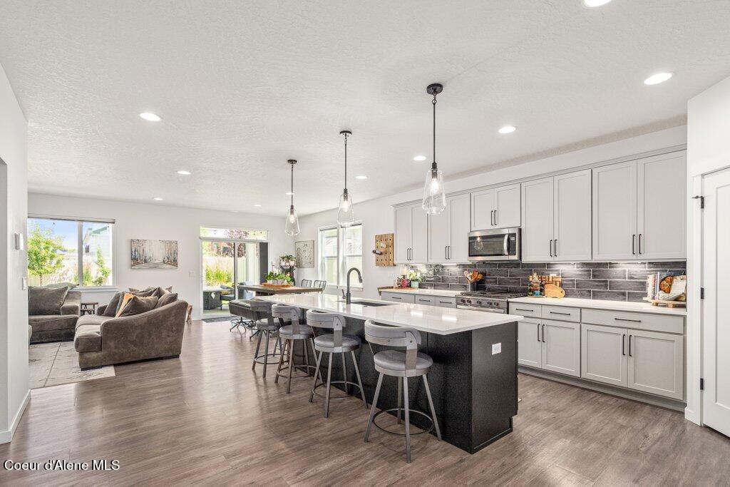 7060 North Roche Drive Coeur D'Alene, ID 83815 - Photo 2 of 38 013-7060NorthRocheDrive-CoeurdAlene-ID-8