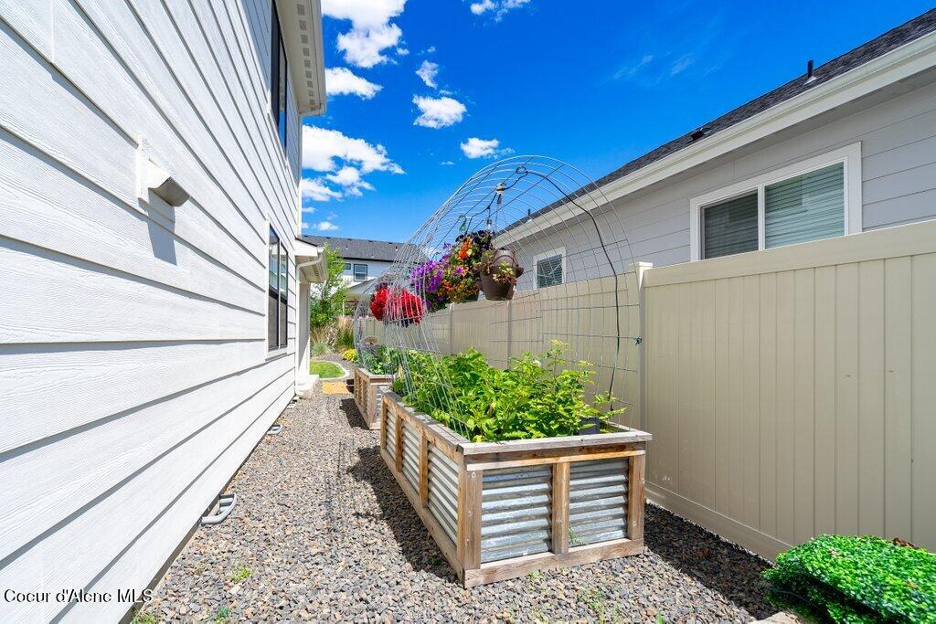 7060 North Roche Drive Coeur D'Alene, ID 83815 - Photo 32 of 38 004-7060NorthRocheDrive-CoeurdAlene-ID-8